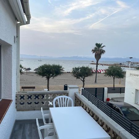 Apartamento En La Playa. Free Parking. Free Wifi L' Escala Exterior foto