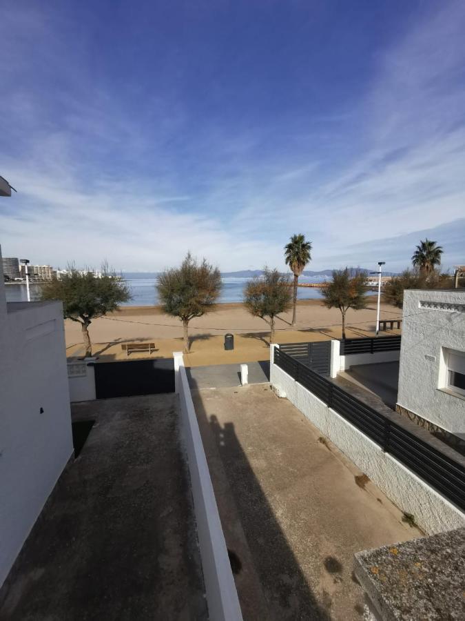 Apartamento En La Playa. Free Parking. Free Wifi L' Escala Exterior foto
