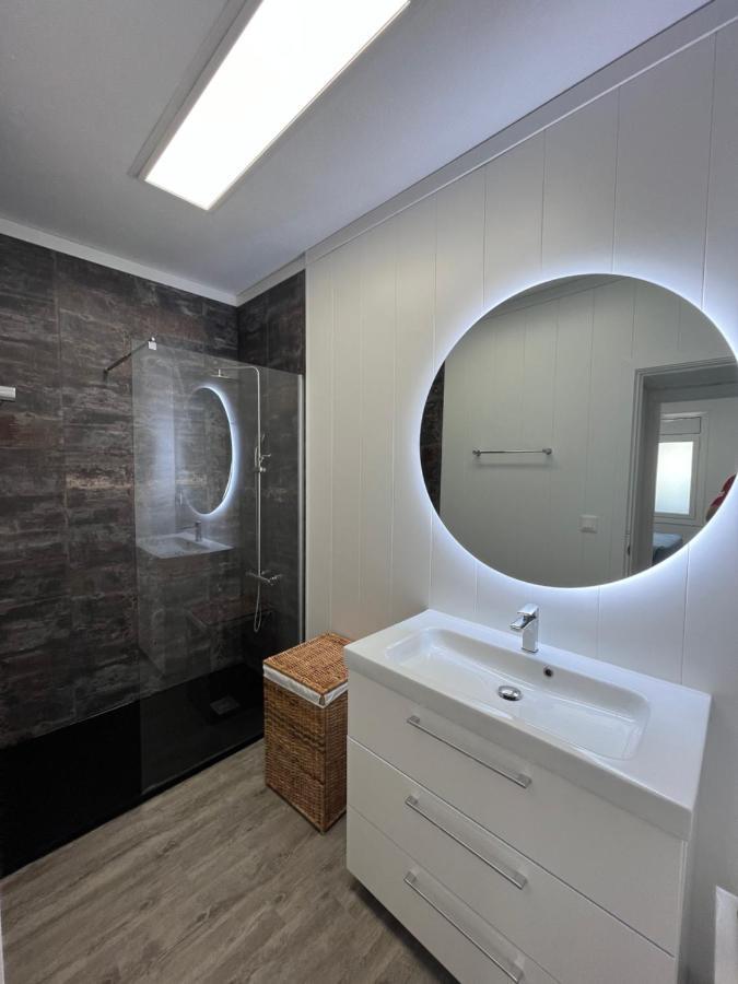 Apartamento En La Playa. Free Parking. Free Wifi L' Escala Exterior foto